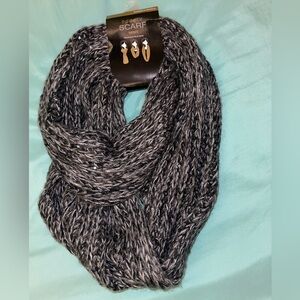 jcp shimmer and sparkle mixit infinity scarf Black NWT $30